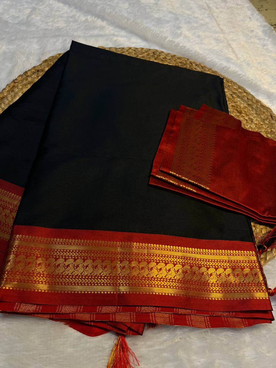 Elegant Black Silk Saree